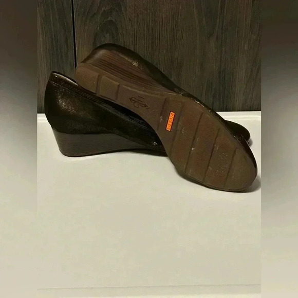 Cole Haan‎ Metallic Wedges with Nike Air Soles Womens Size 8B - Picture 3 of 5